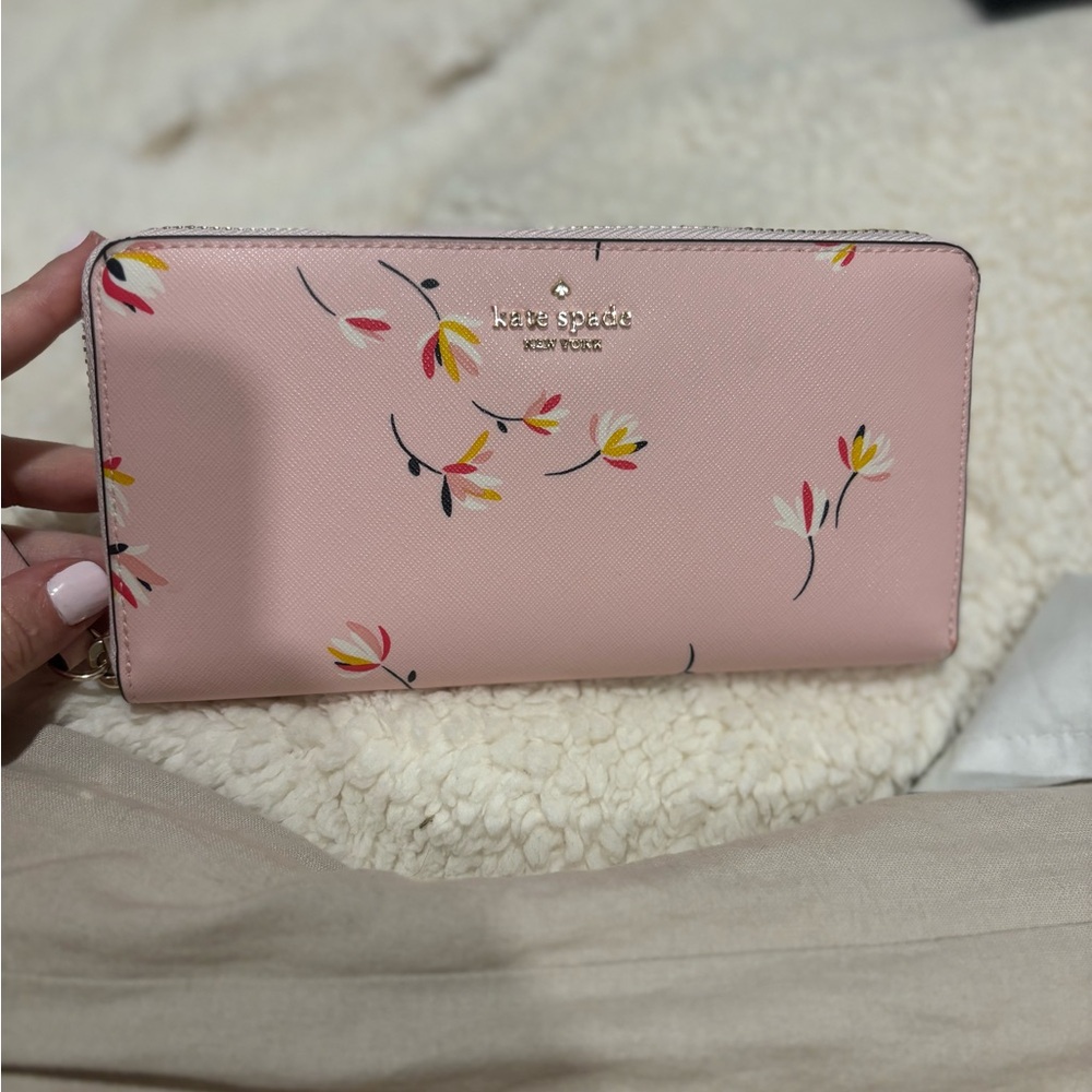 Brand NEW Kate Spade Wallet